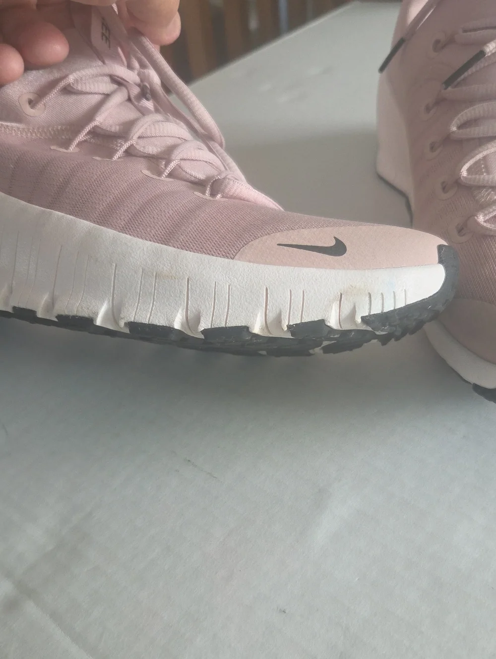 Nike free Metcon pale pink